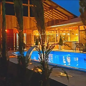 Poá Em - Casa Aconchegante C Piscina, Hidromassagem E Cromoterapia, P 22 Pessoas! Itapoa (Santa Catarina)